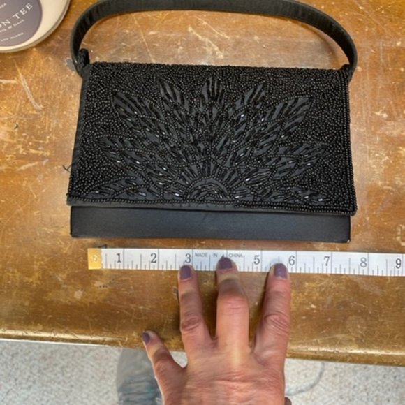 La Regale Beaded Evening Clutch - Picture 10 of 11